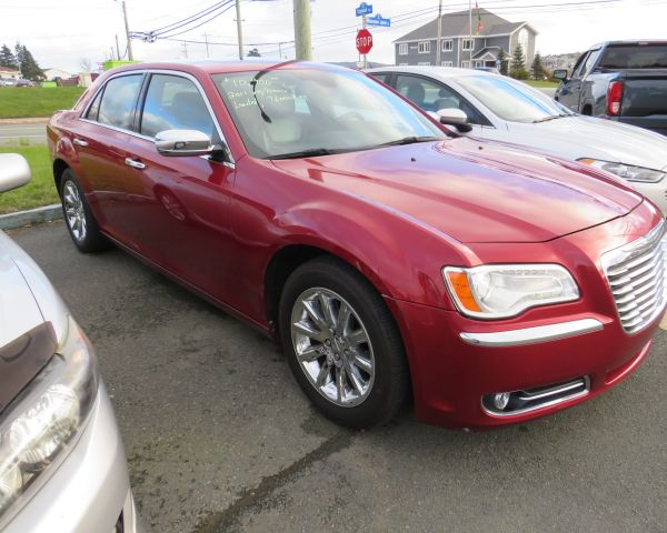 2011 Chrysler 300  hemi gt