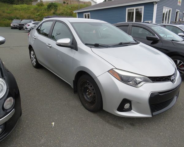 2014 Toyota
 crolla s 