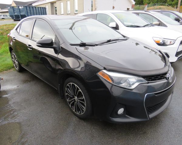 2016 Toyota
corolla auto s edtion