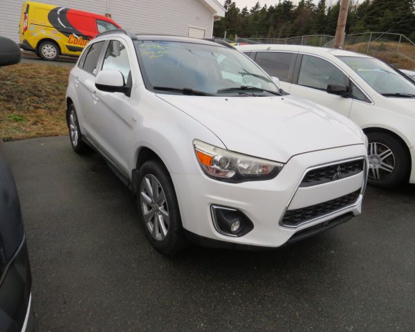 2014 Mitsubishi rvr awd limited 
