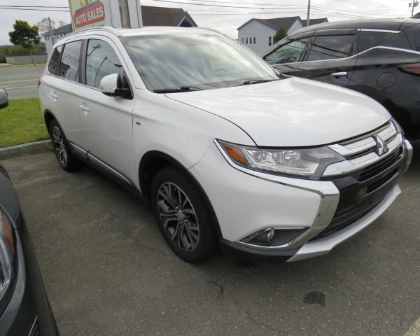 2016 Mitsubishi outback awd limited