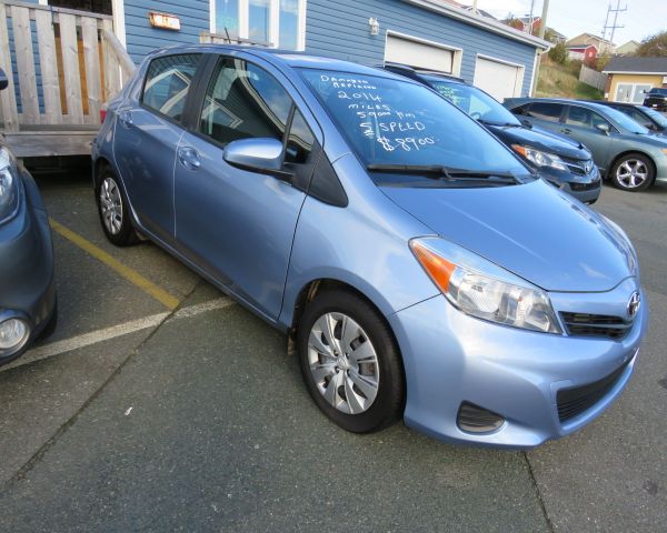 2014 Toyota
 yaris 56000km 5 spd manuel