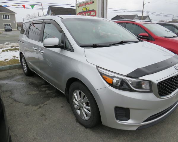 2016 Kia sedona van 7 pass