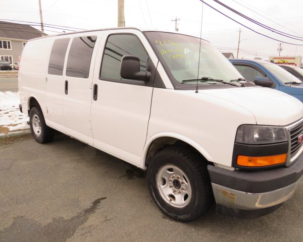 2017 Chevrolet cargo van v8
